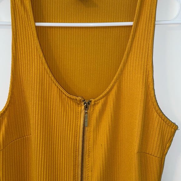 Dress - Picture 5 of 6